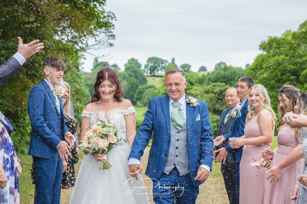 The white hart inn moorwood moor Alfreton wedding venue photography confetti bride groom